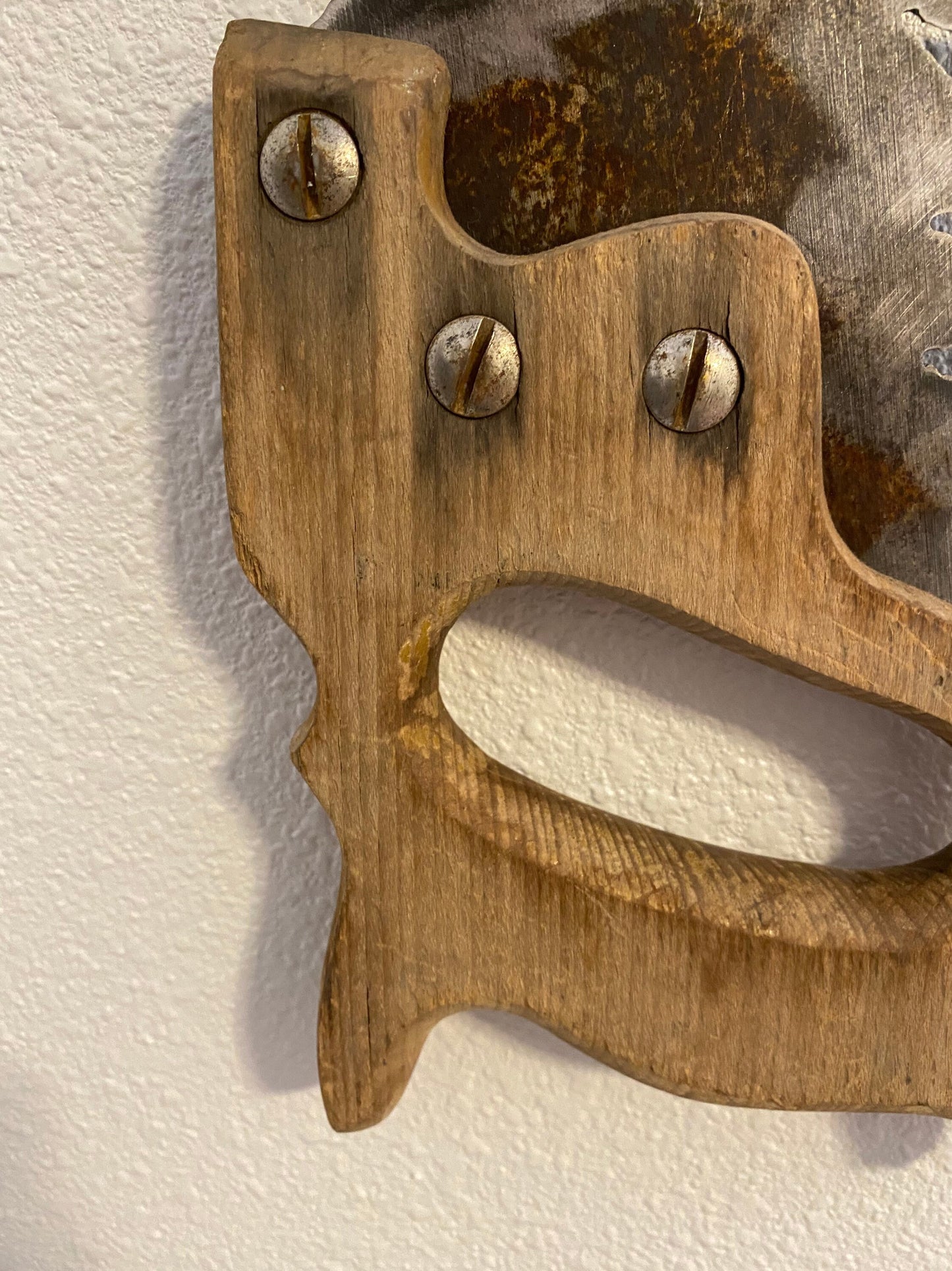 Rusty Saw Blade Tree Art: Repurposed Hand Saw Decor