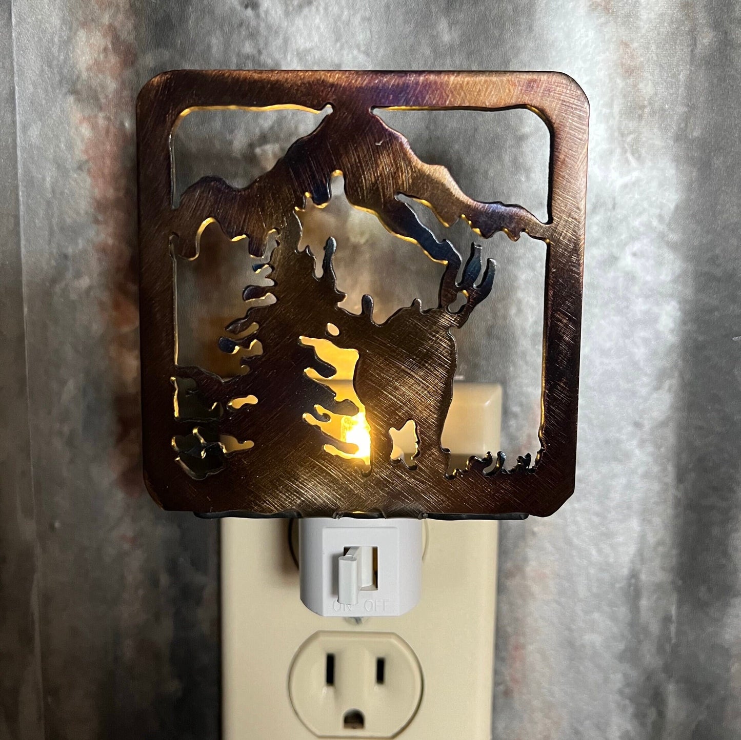 Metal Wildlife Nightlight: Heat-Treated Steel Cabin Decor