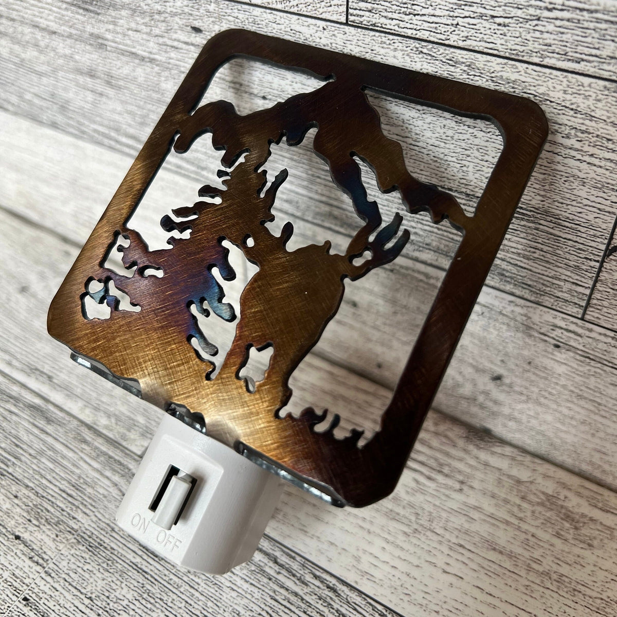 Metal Wildlife Nightlight: Heat-Treated Steel Cabin Decor