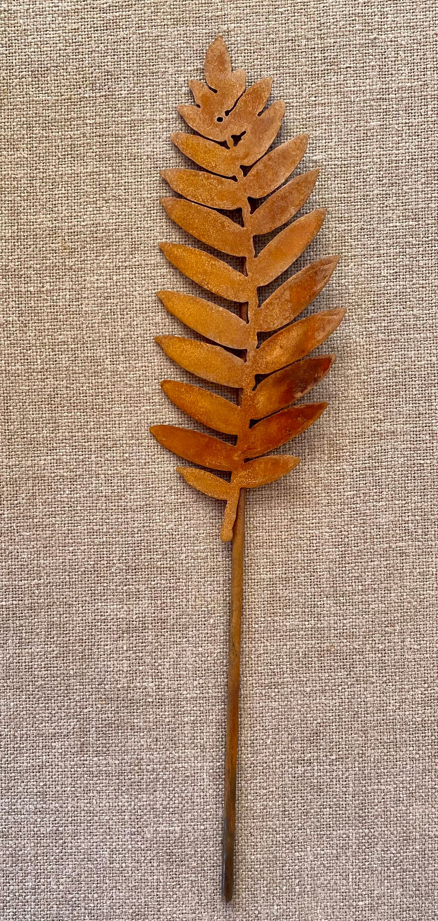 Large Rusty Metal Fern Garden Stakes: Natural Rust Finish