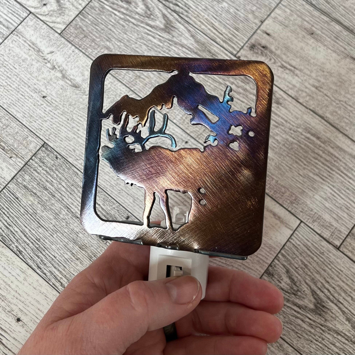 Metal Wildlife Nightlight: Heat-Treated Steel Cabin Decor