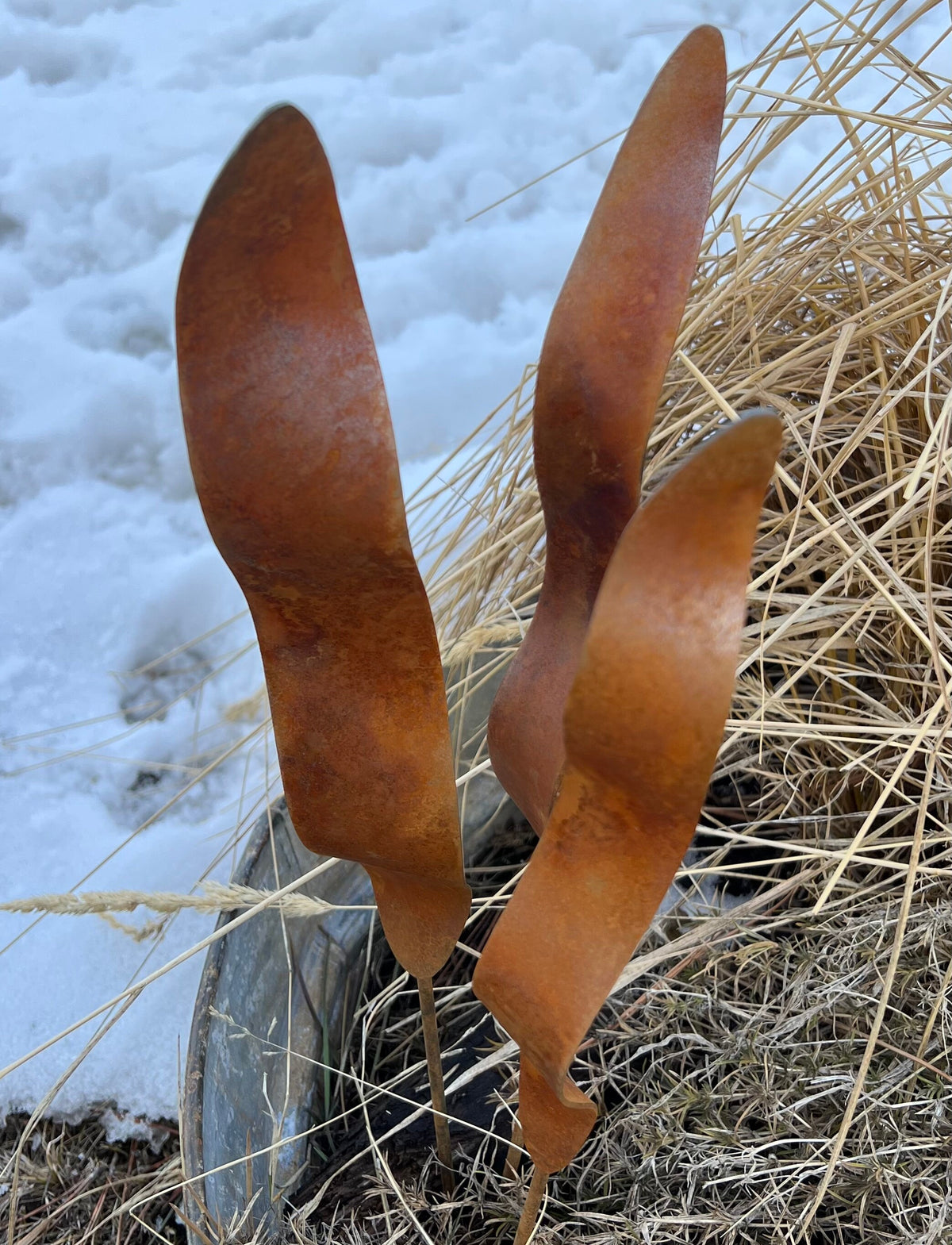Wavy Rusty Garden Stakes: Rustic Metal Garden Art