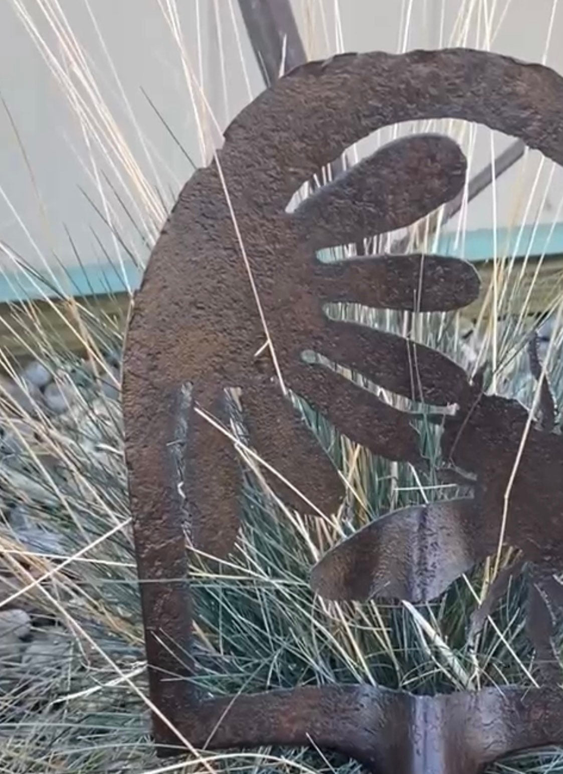 Rusty Shovel Garden Art: Bee & Flower Metal Decor
