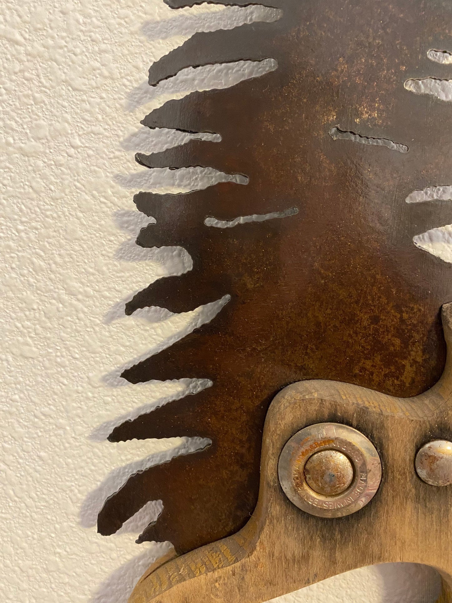 Rusty Saw Blade Tree Art: Repurposed Hand Saw Decor