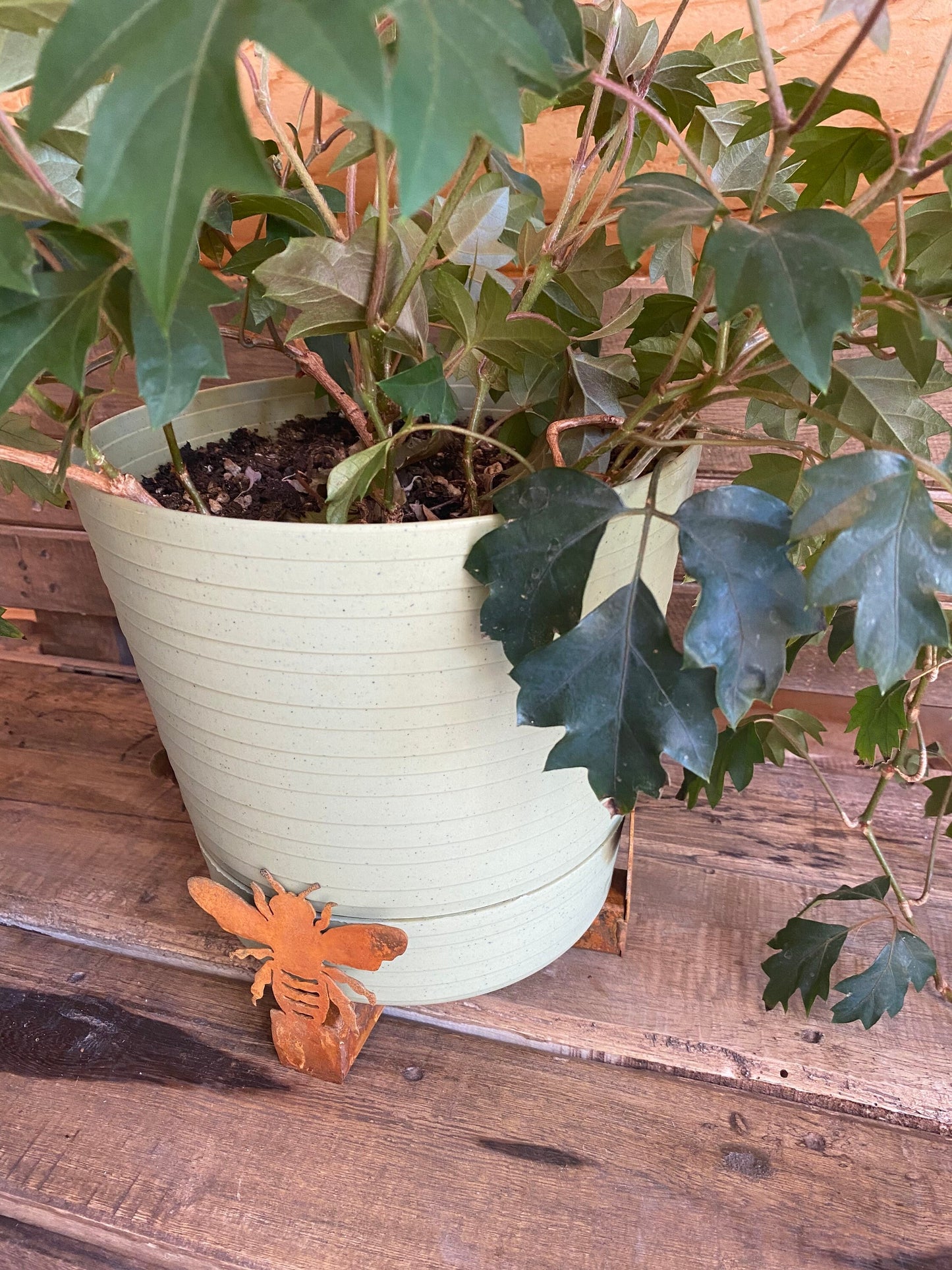 Flowerpot Feet, Metal Art, Garden Decor, Planter Feet, Flower Planter, Bees, Honeybees, Bumblebees, The Bees Knees, Ladybugs