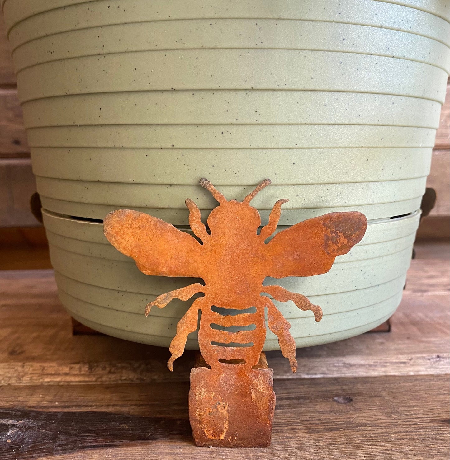 Flowerpot Feet, Metal Art, Garden Decor, Planter Feet, Flower Planter, Bees, Honeybees, Bumblebees, The Bees Knees, Ladybugs