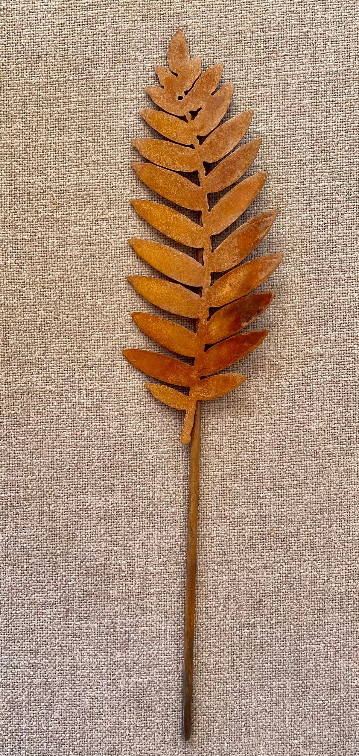 Rusty Metal Fern Garden Stakes: Natural Rust Finish