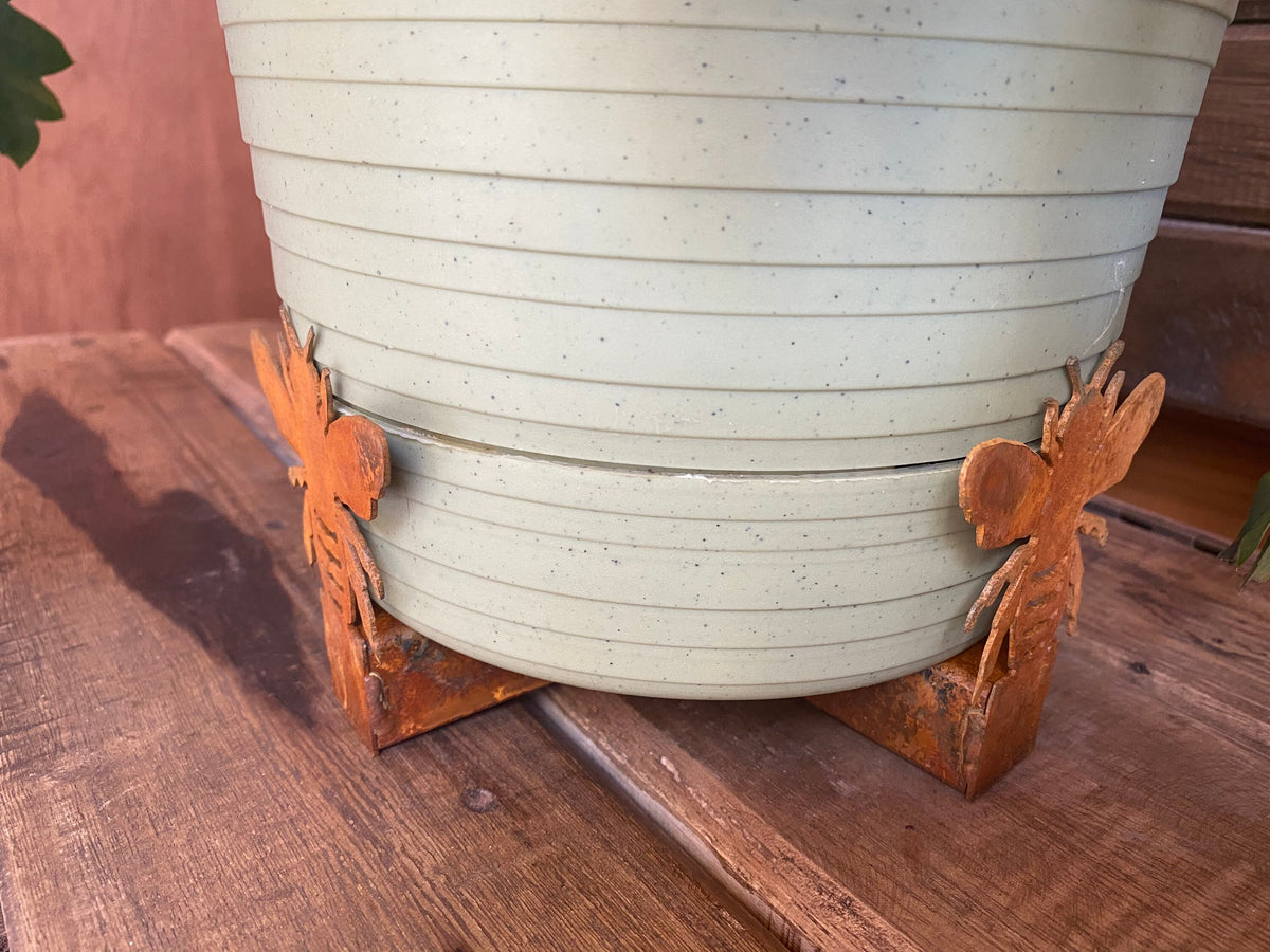 Flowerpot Feet, Metal Art, Garden Decor, Planter Feet, Flower Planter, Bees, Honeybees, Bumblebees, The Bees Knees, Ladybugs