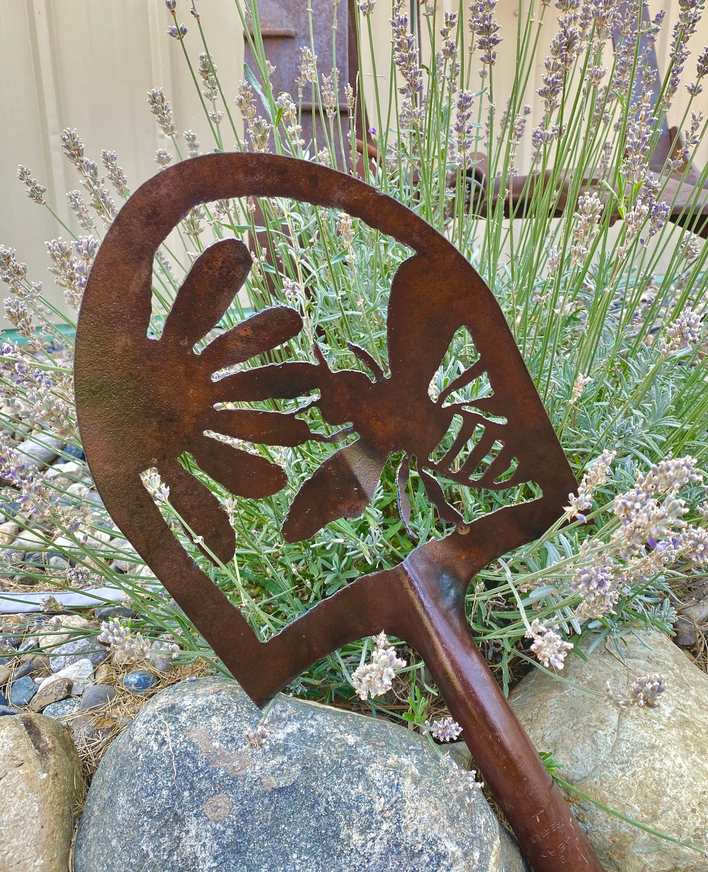 Rusty Shovel Garden Art: Bee & Flower Metal Decor