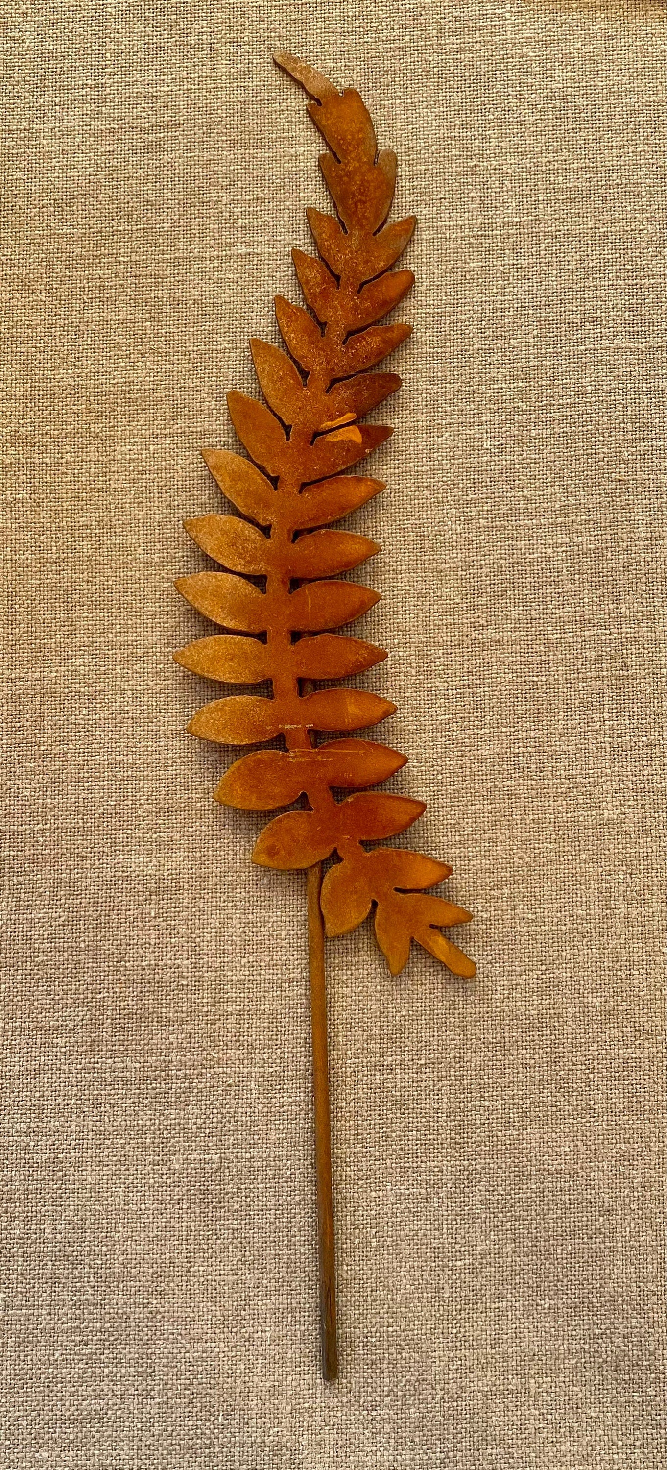 Large Rusty Metal Fern Garden Stakes: Natural Rust Finish